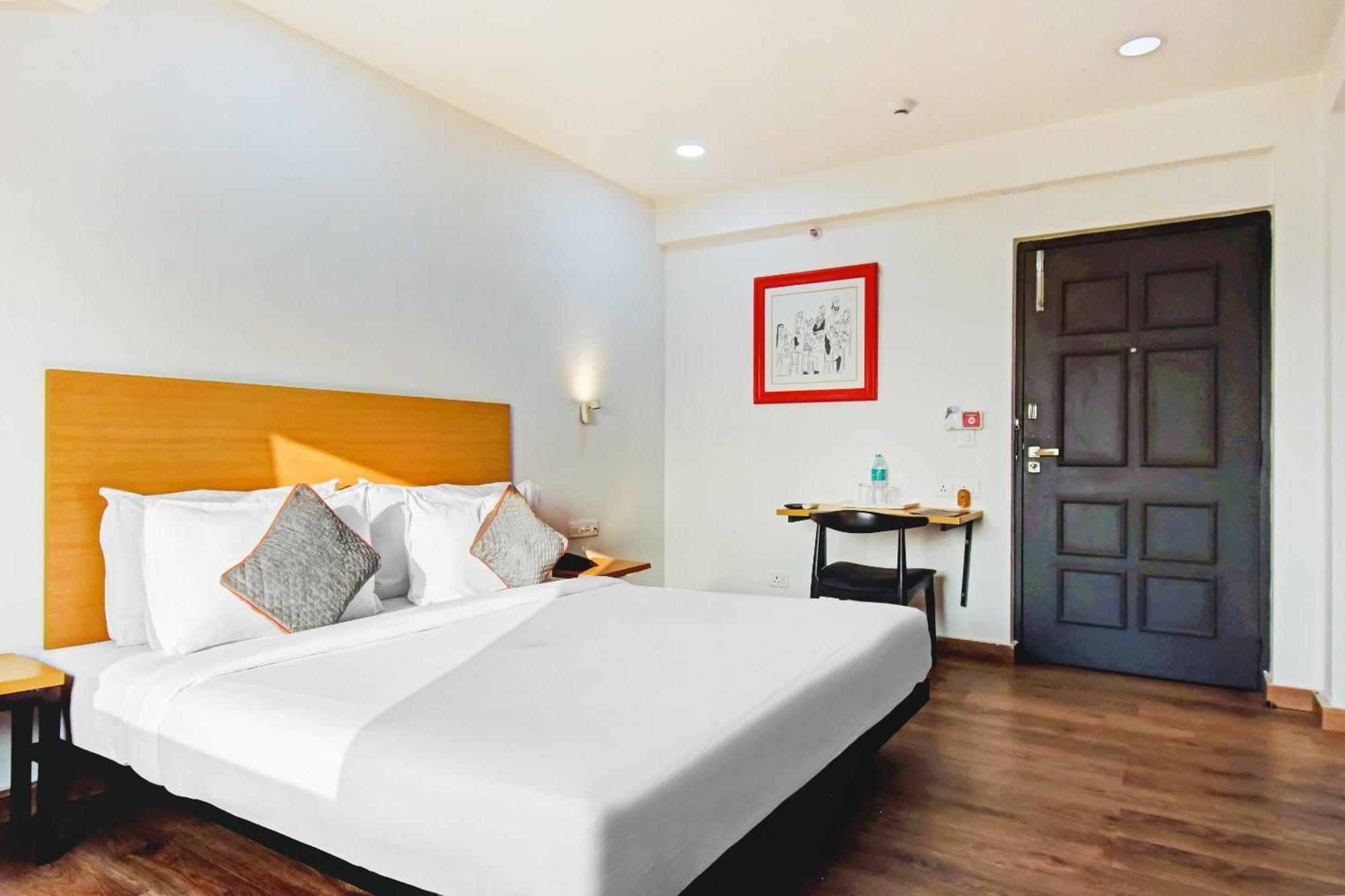 Super Townhouse The Royal Retreat 4* Garui
